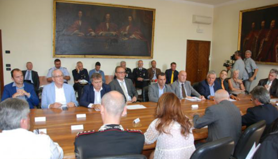 Firma del Protocollo d'Intesa sul Controllo di vicinato Firma del Protocollo d'Intesa sul Controllo di vicinato
