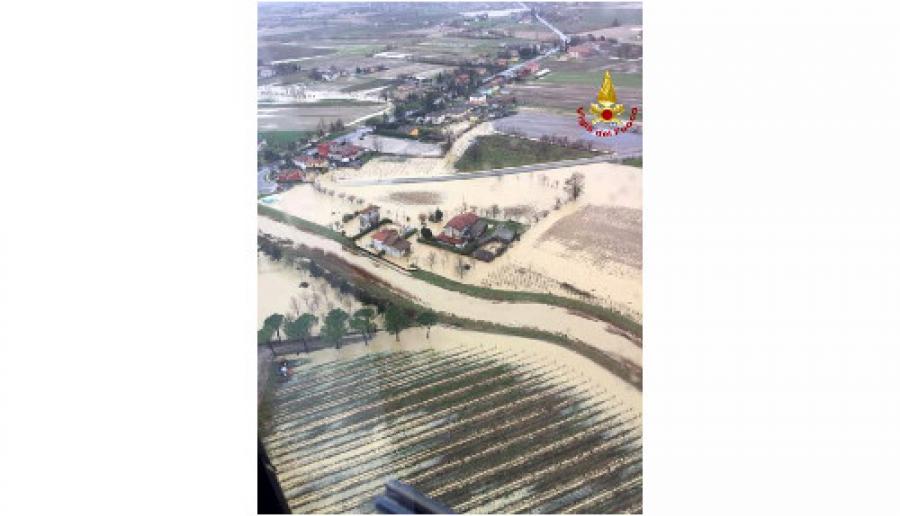 Danni del maltempo (foto aerea dall'elicottero Drago 80 dei vigili del fuoco) Danni del maltempo (foto aerea dall'elicottero Drago 80 dei vigili del fuoco)