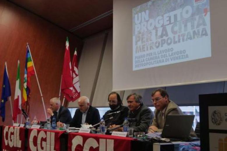 Tavola rotonda su “Un progetto per la Città metropolitana" Tavola rotonda su “Un progetto per la Città metropolitana"