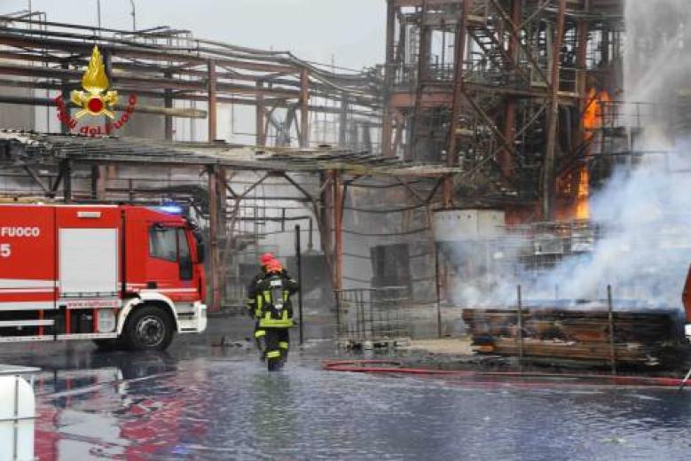 INCENDIO IN ZONA INDUSTRIALE A MALCONTENTA