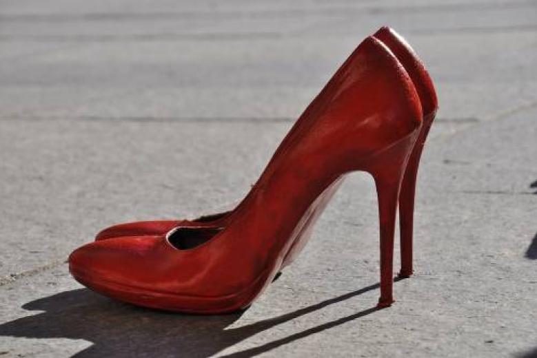 scarpette rosse stop violenza contro le donne