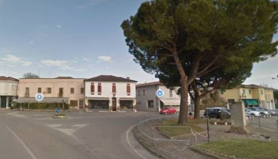 mira piazza vecchia