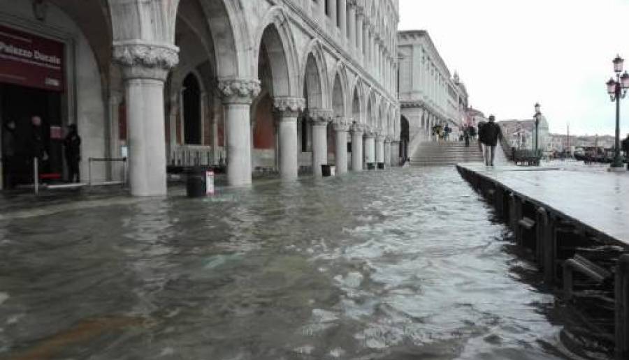 acqua alta a Venezia alta marea